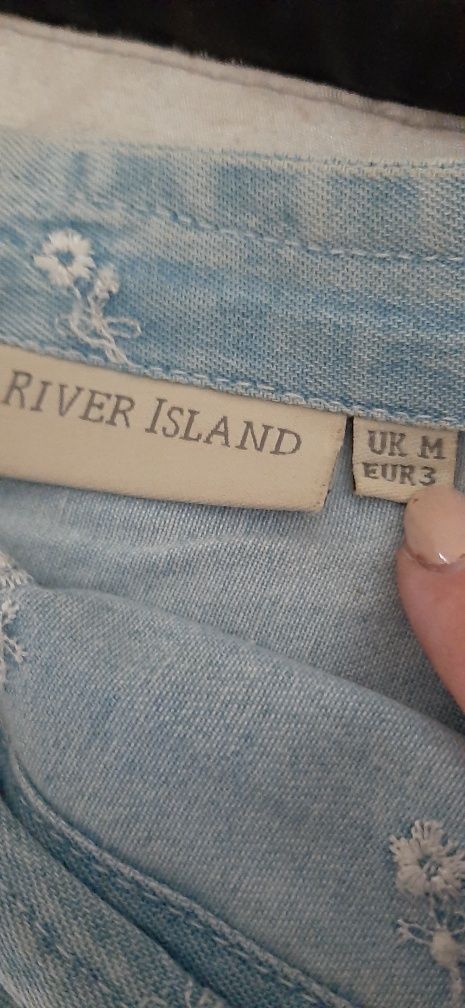 Spódniczka haftowana firmy River Island