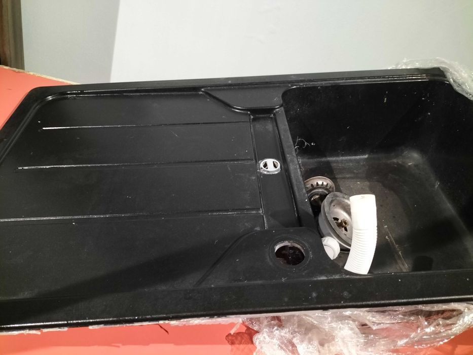 Banca de cozinha em bom estado precisando só de uma limpeza