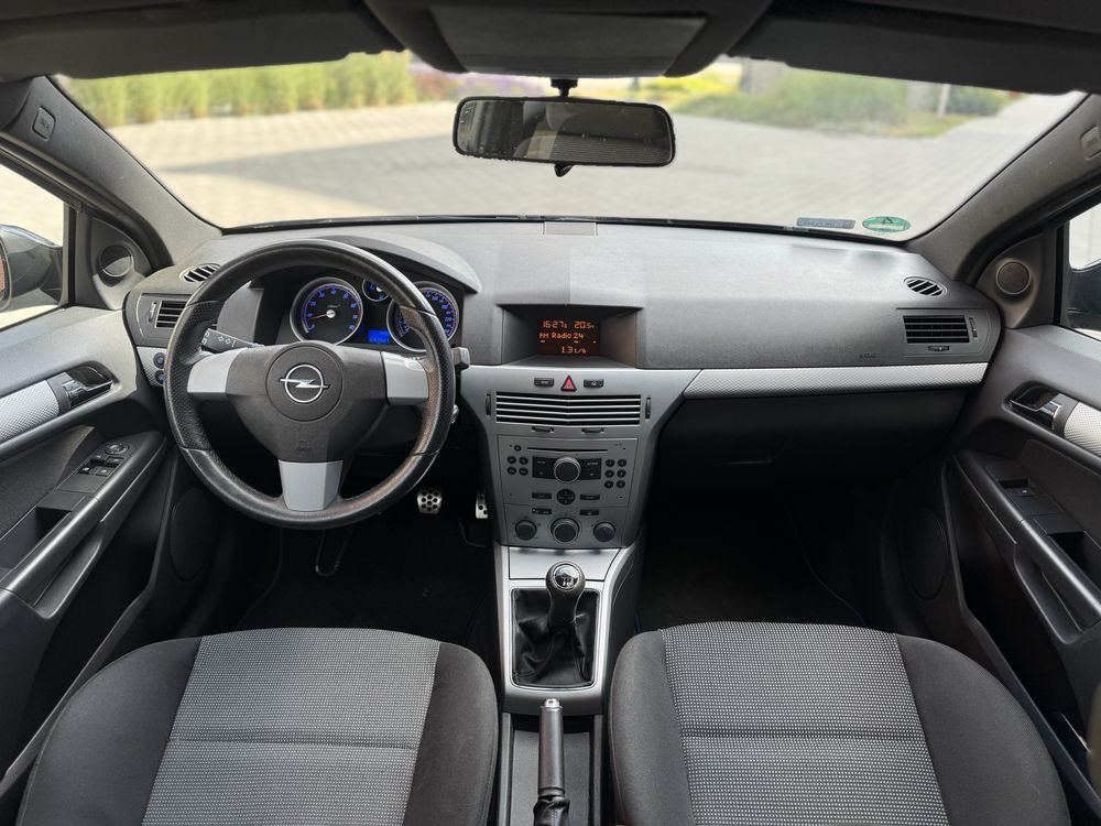 Opel Astra GTC 1.8 2005r zadbana