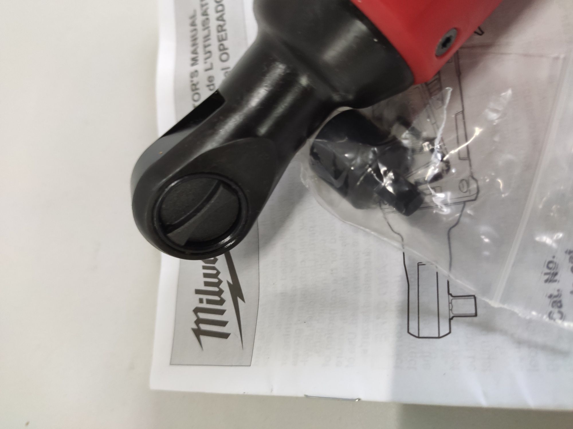 Milwaukee M12 2457-20 кутовий гайковерт 3/8" Оригінал США