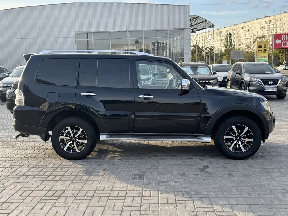 Mitsubishi Pajero Wagon 2007г 3.0 газ автомат 4х4