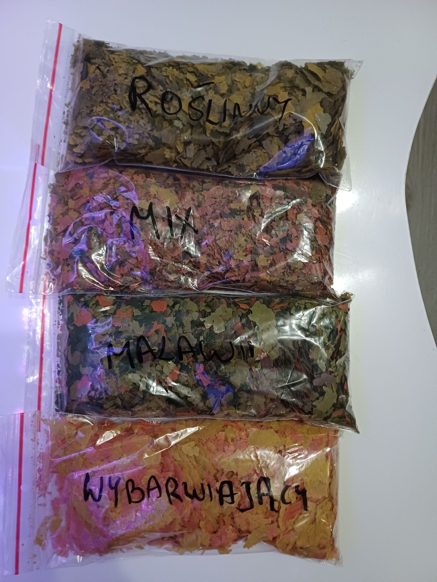 Sprzedam pokarm dla ryb Mix pokarmów malawii 4x50g.możliwa wysyłka