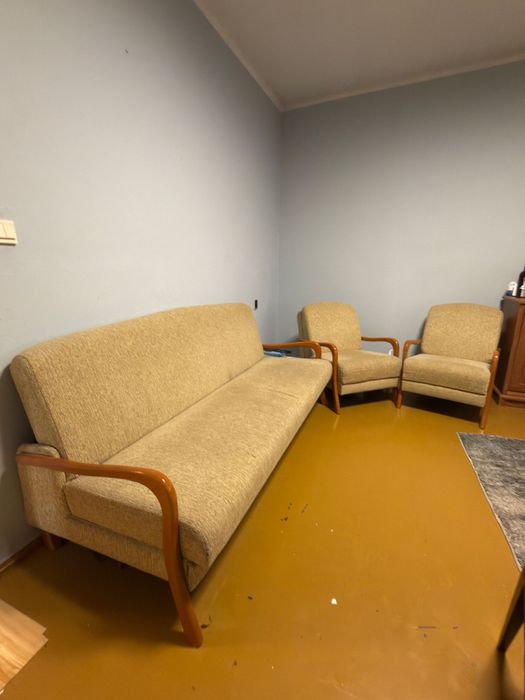 Rozkladana sofa i dwa gotele z lat 80-tych