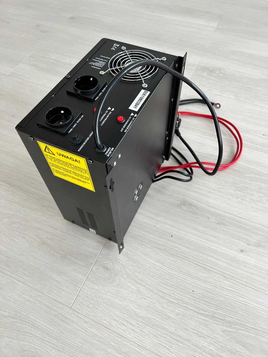 ДБЖ інвертор Volt Polska sinus pro 2500w 24v аварійне живлення