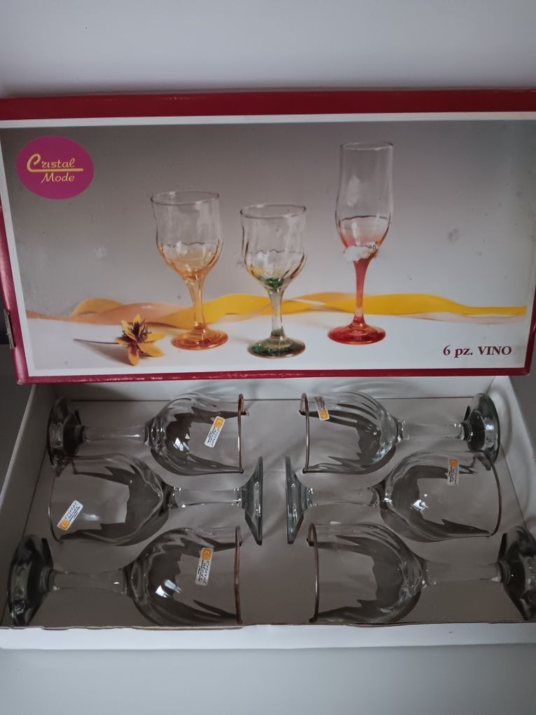 Copos Cristal Vinho

Copos de água 
Cristal Italiano 
Antigo

SÓ EM MÃ