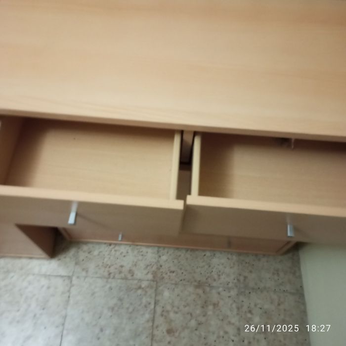 Vendo cómoda e camiseiro