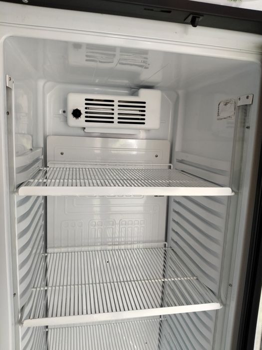 Chłodnia przeszklona z oświetleniem LED