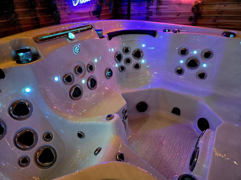 Jacuzzi Coast Spas Curve Journey + Balboa ST4 WIFI BT
