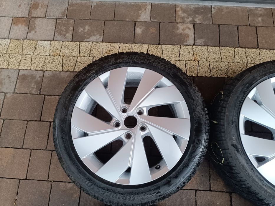 Koła Golf 8 17 Bridgestone Blizzak LM005 zimowe 205/50 R17