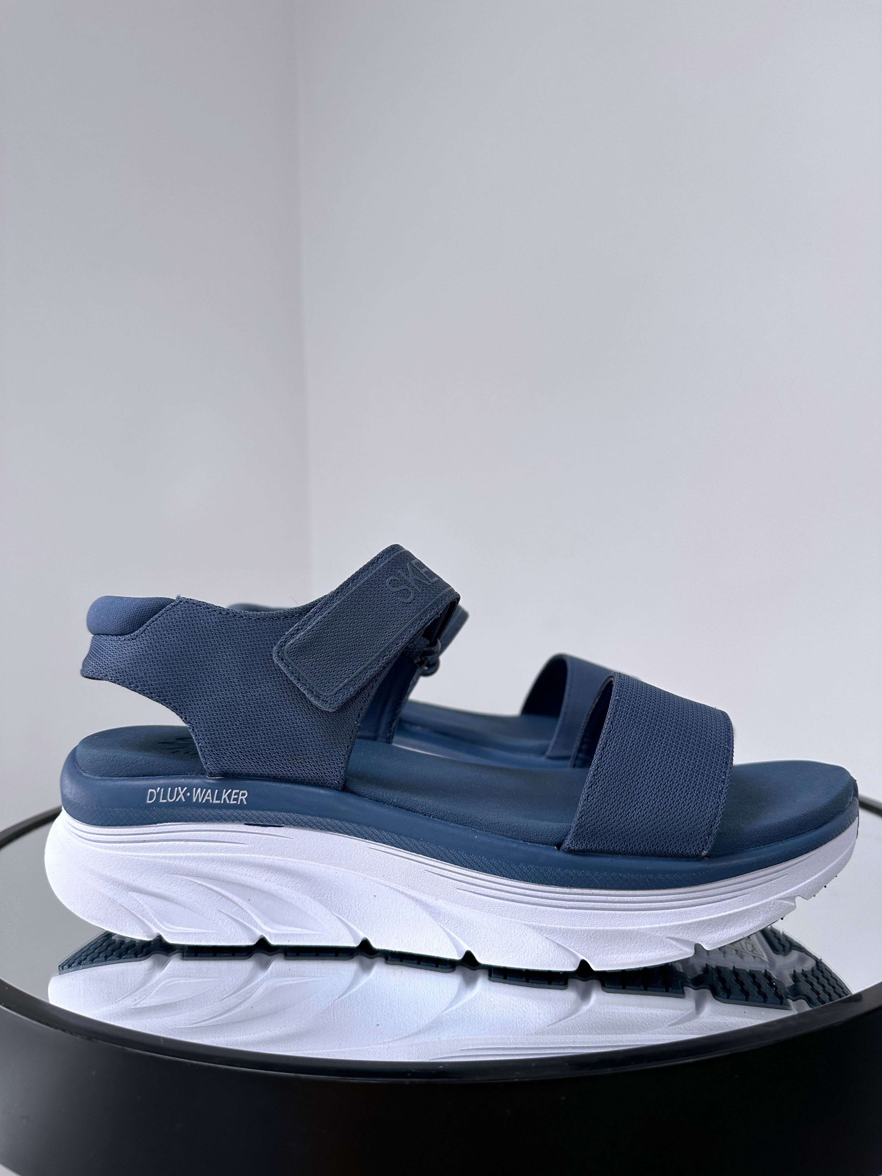 Крутые актуальные босоножки на платформе  Skechers