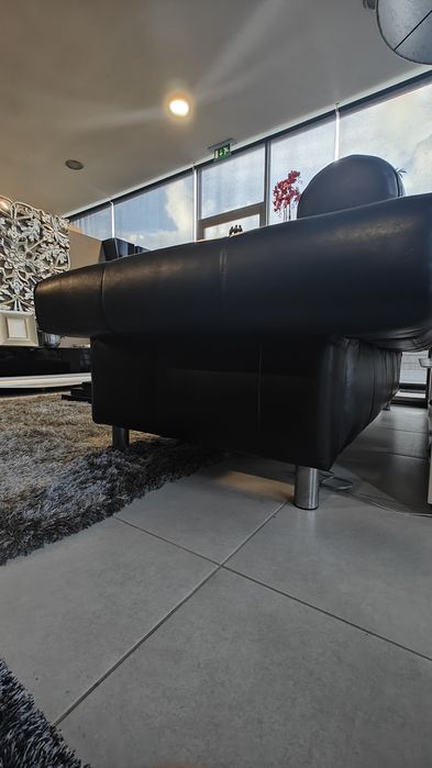 Sofá de exposição - Pele sintética