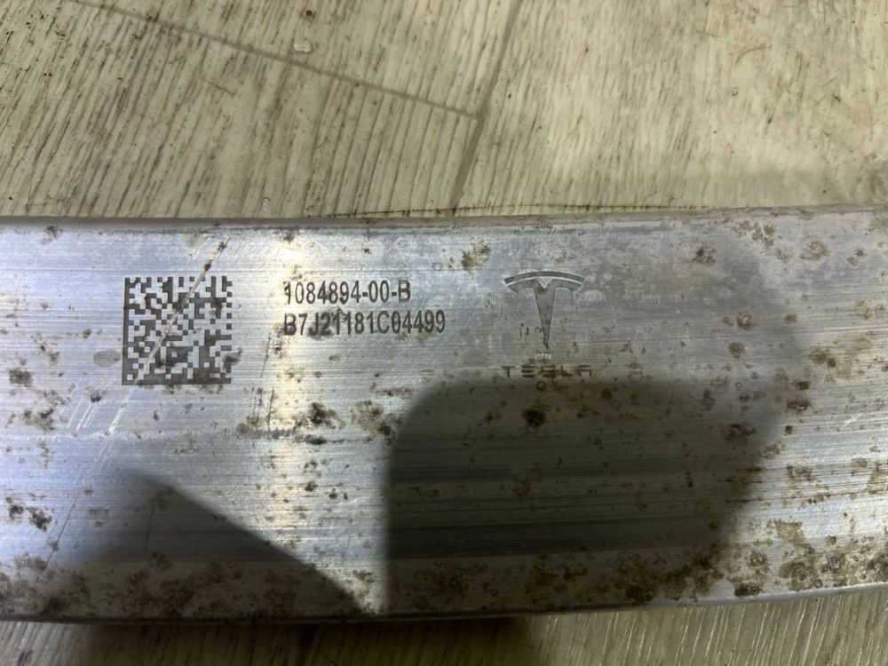 Усилитель переднего бампера Tesla Model 3 ( 2017 - 2023 г ) Підсилювач