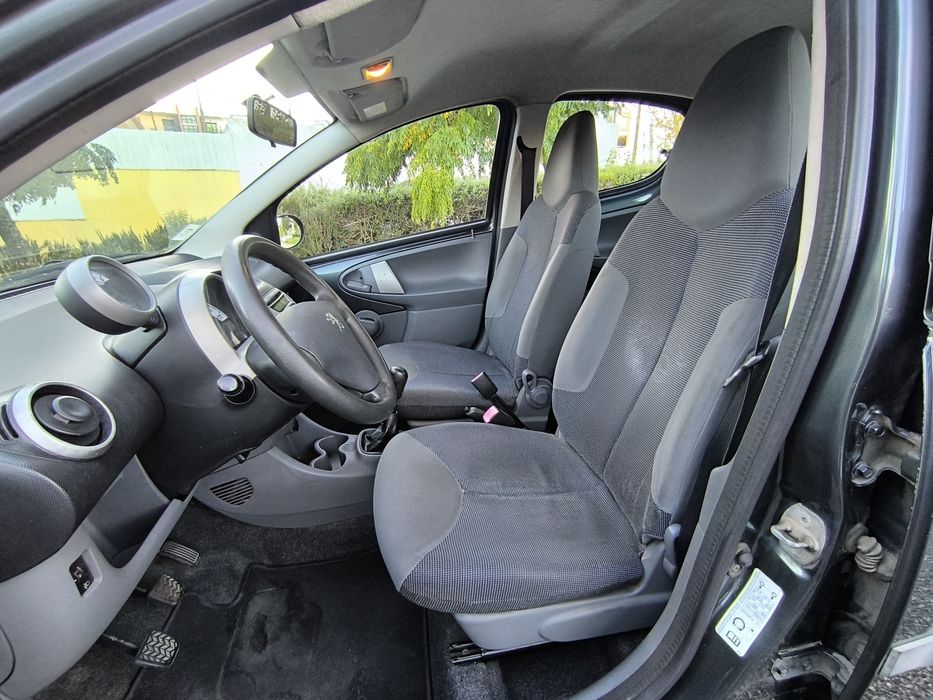 Peugeot 107 1.0  5 Portas c/AC