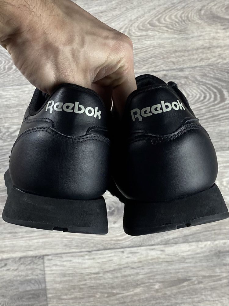 Reebok classic кроссовки 45 размер кожаные чёрные оригинал