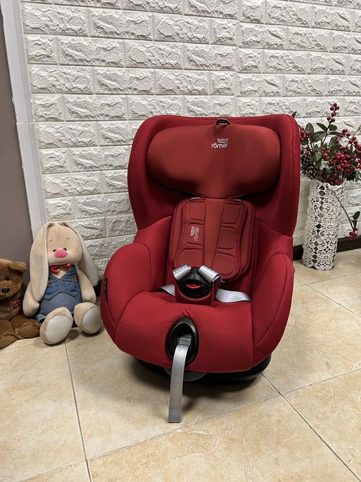 Автокрісло Britax Römer TRIFIX2 i-SIZE Група 1 (9-18 кг)
