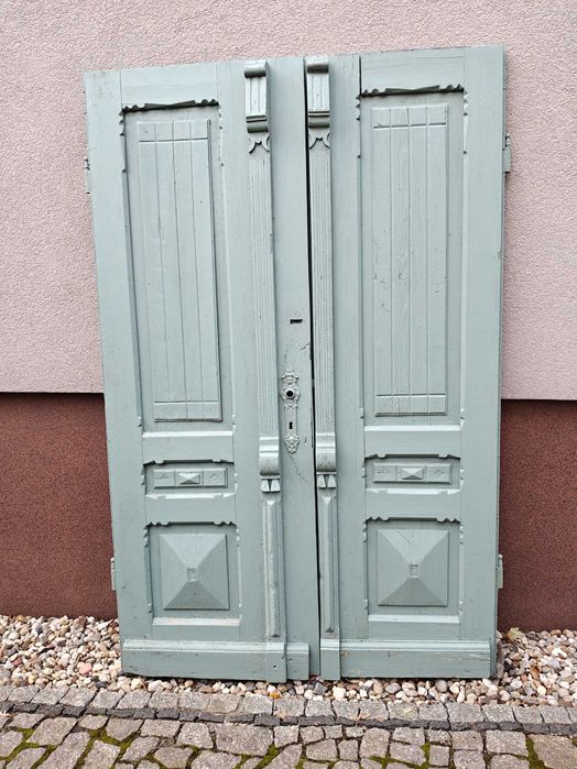 Stare zabytkowe drzwi