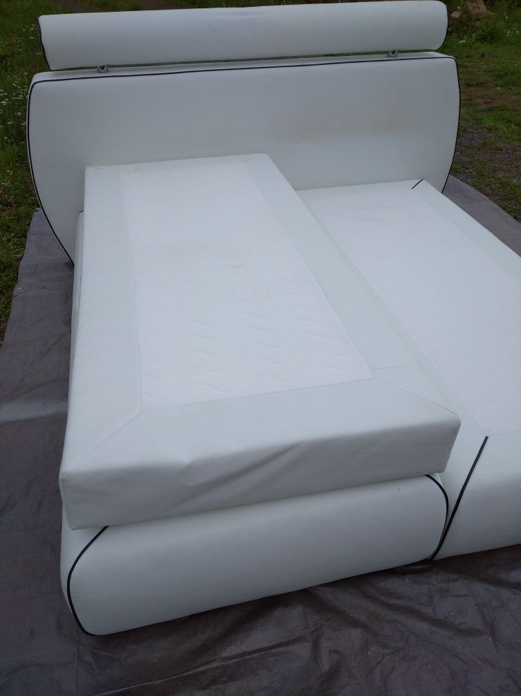 Łóżko kontynentalne, 2.2m x 2m.