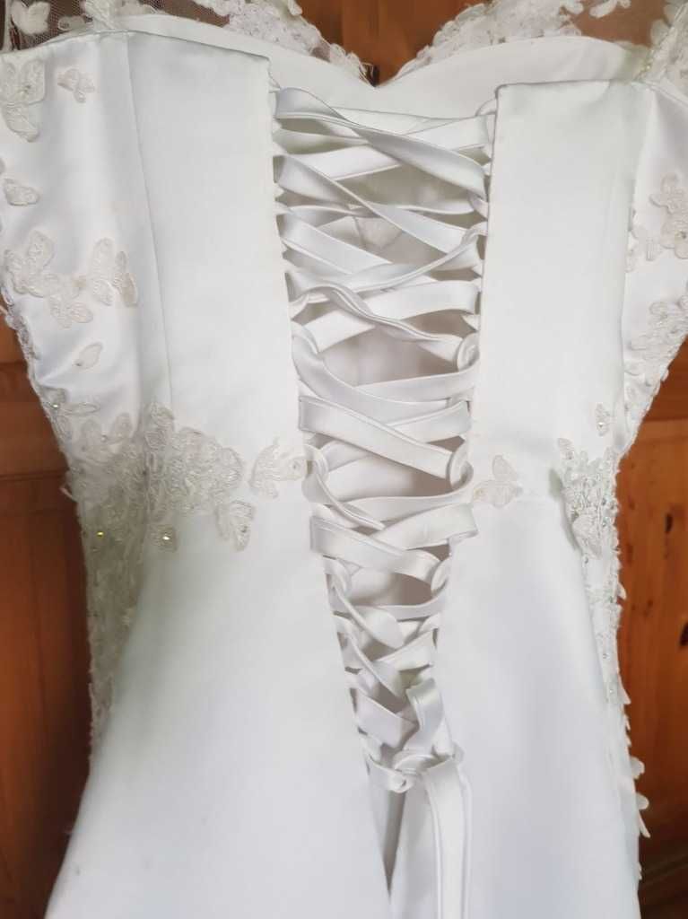 suknia ślubna do ślubu koronkowa tiulowa satynowa