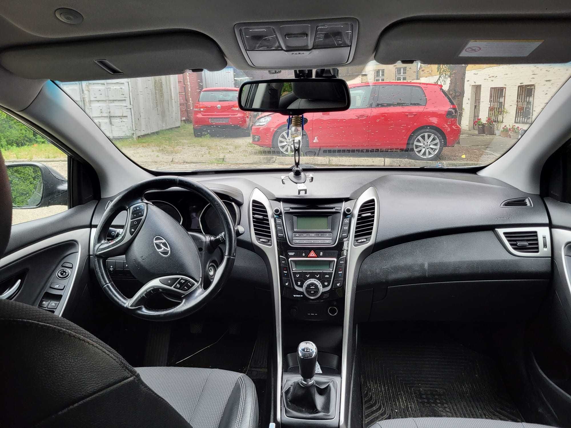 Hyundai I30 2013R - Bogata wersja wyposażenia