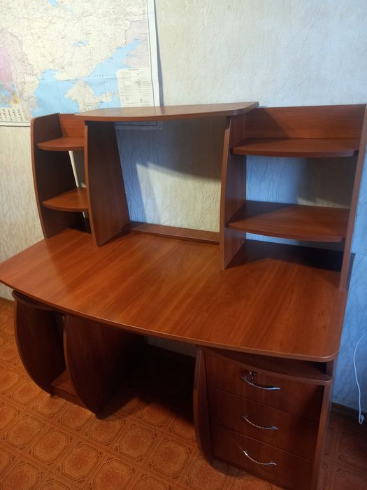 Стол компьютерный