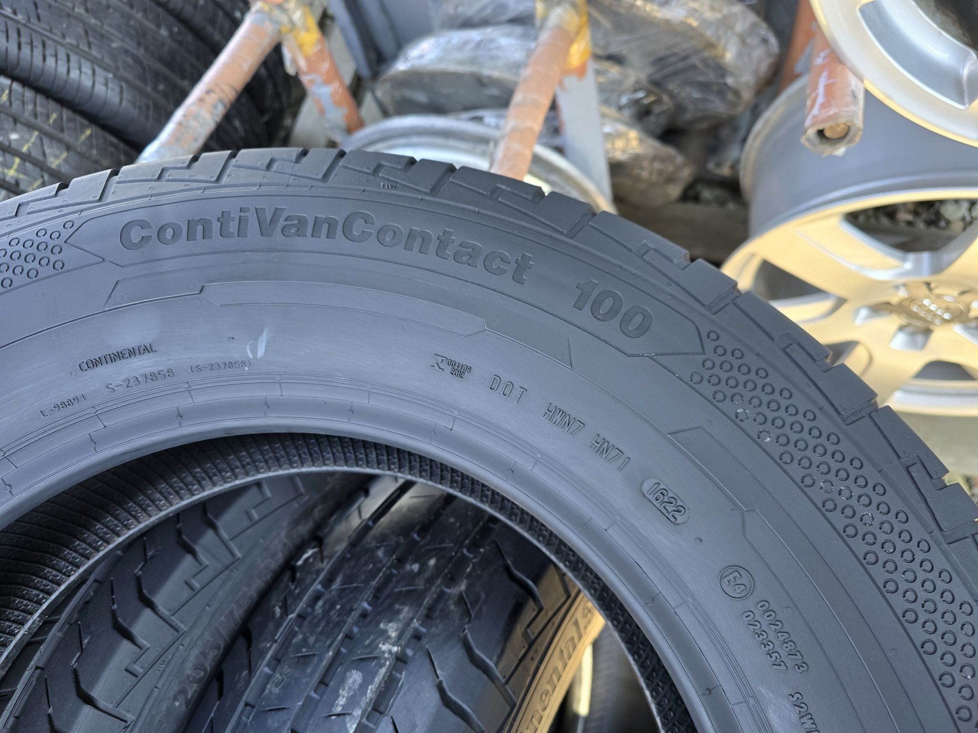 Шини 205.75.16С Continental ContiVanContact 100