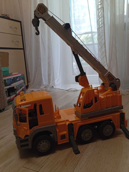 Продам іграшки bruder