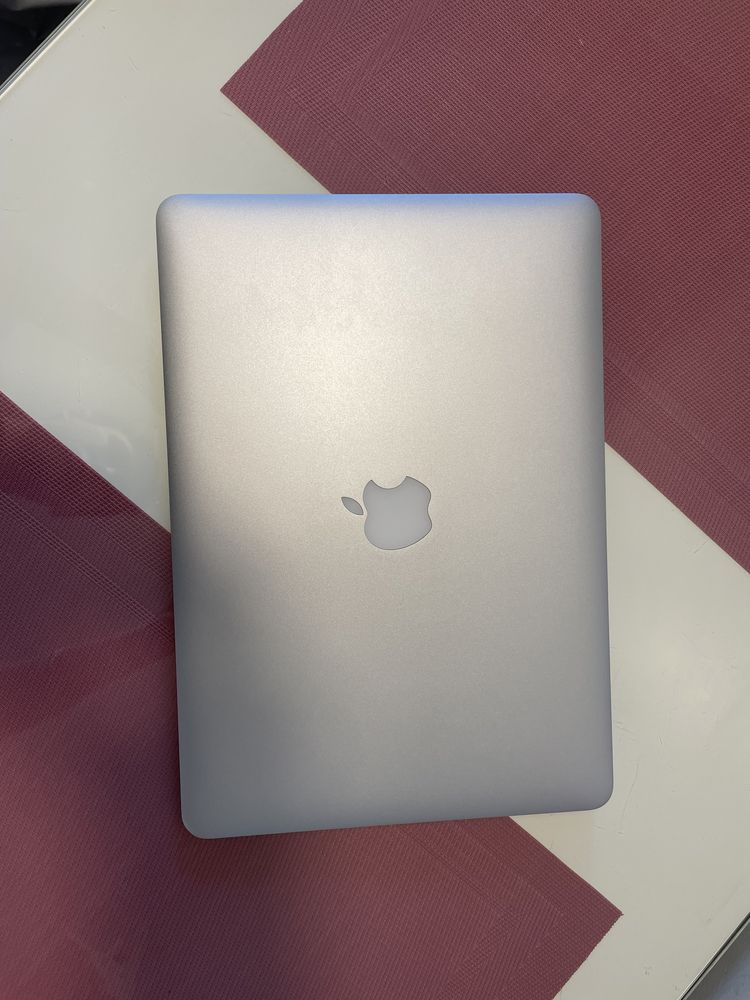 MacBook Air 13 2017 8гб / 128гб