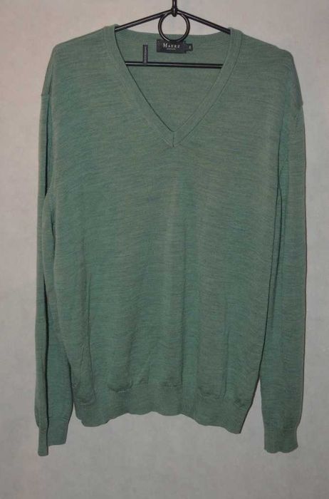 Lekki sweter w serek Maerz 54 L