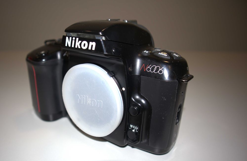 Flash Nikon SB20, Corpo Nikon 6006 (Nikon F601)