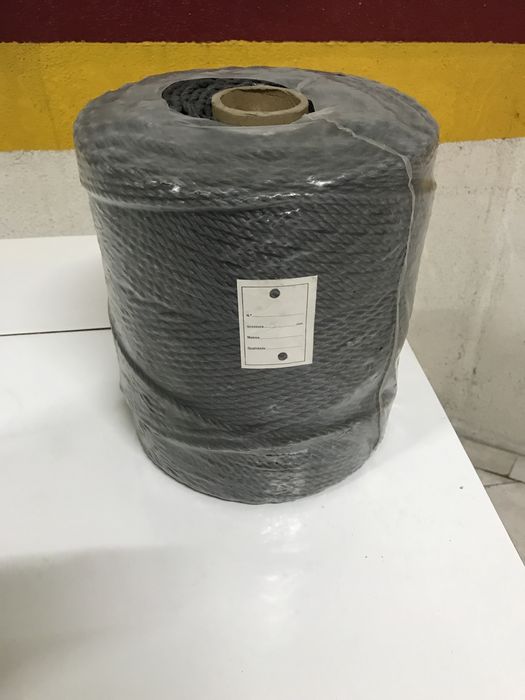 Rolo de corda em polietereno