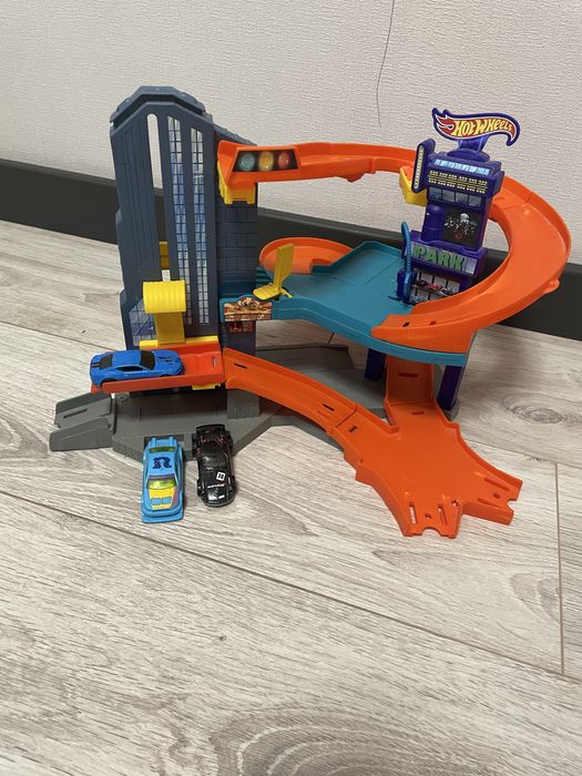 Трек "Велике місто" Hot Wheels