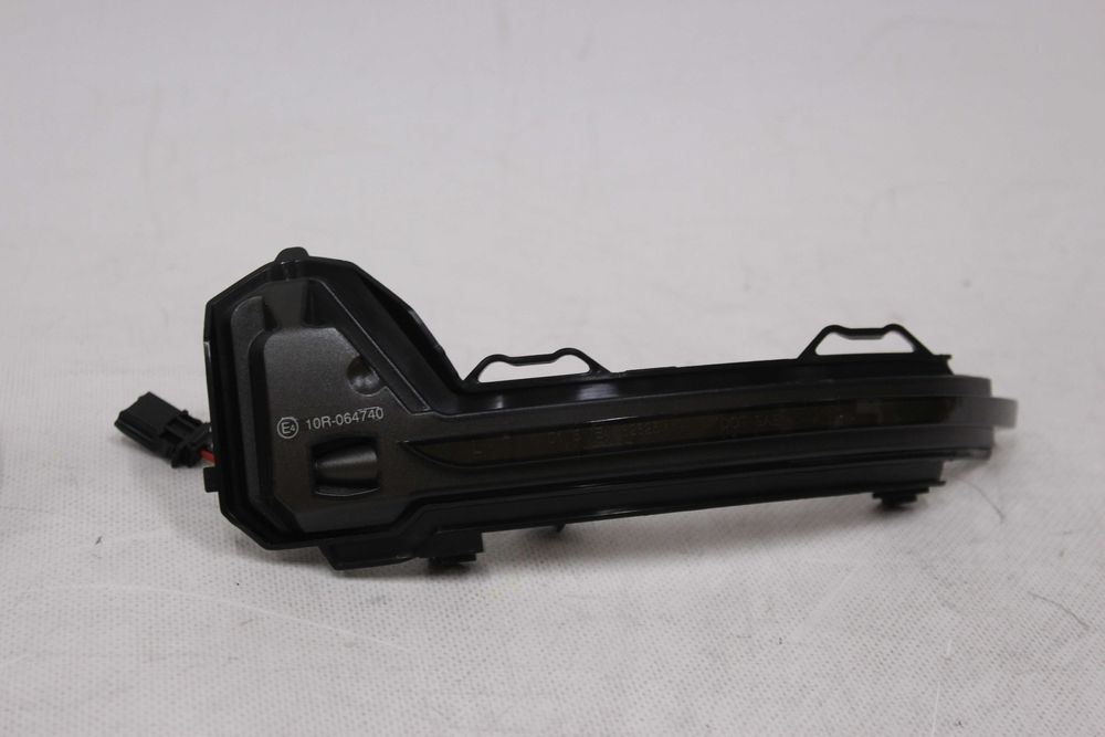 Diodowe kierunkowskazy w lusterka VW TIGUAN II 15-20 FUSION DYNAMICZNE