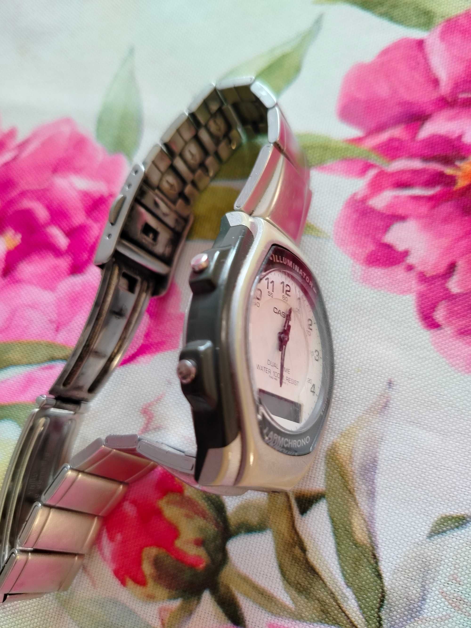 Casio z 1998 roku. ILLUMINATOR. Sprawny. Wysoka jakość.