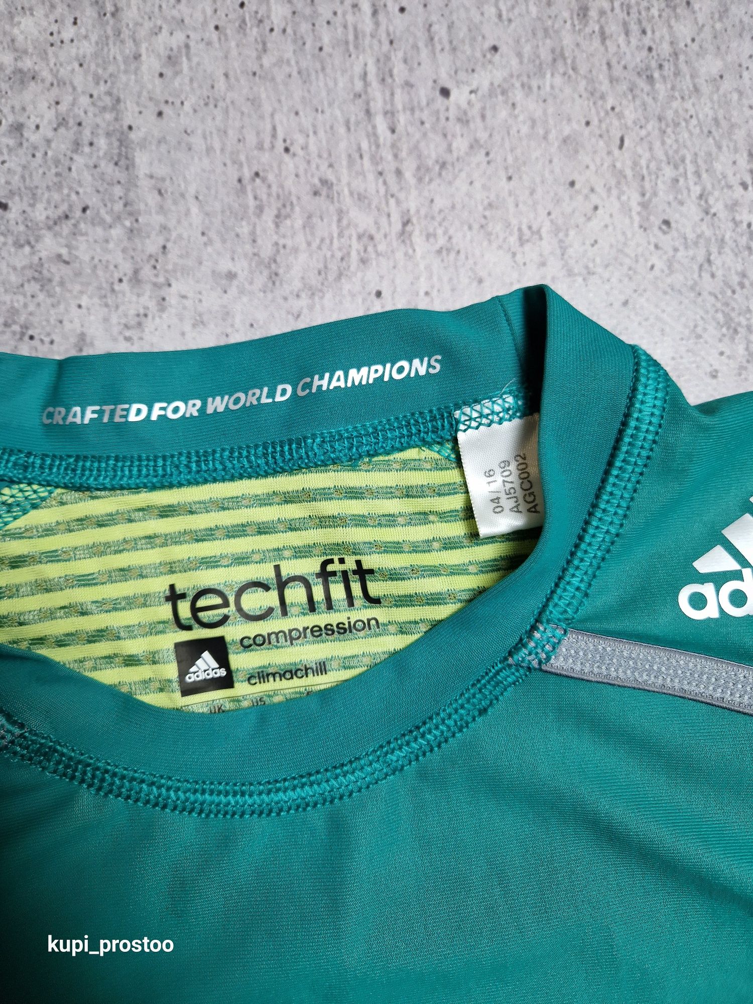 Компресионка термо футболка adidas Techfit