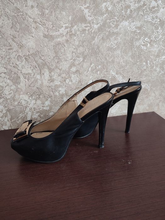 Босоніжки, 38 розмір