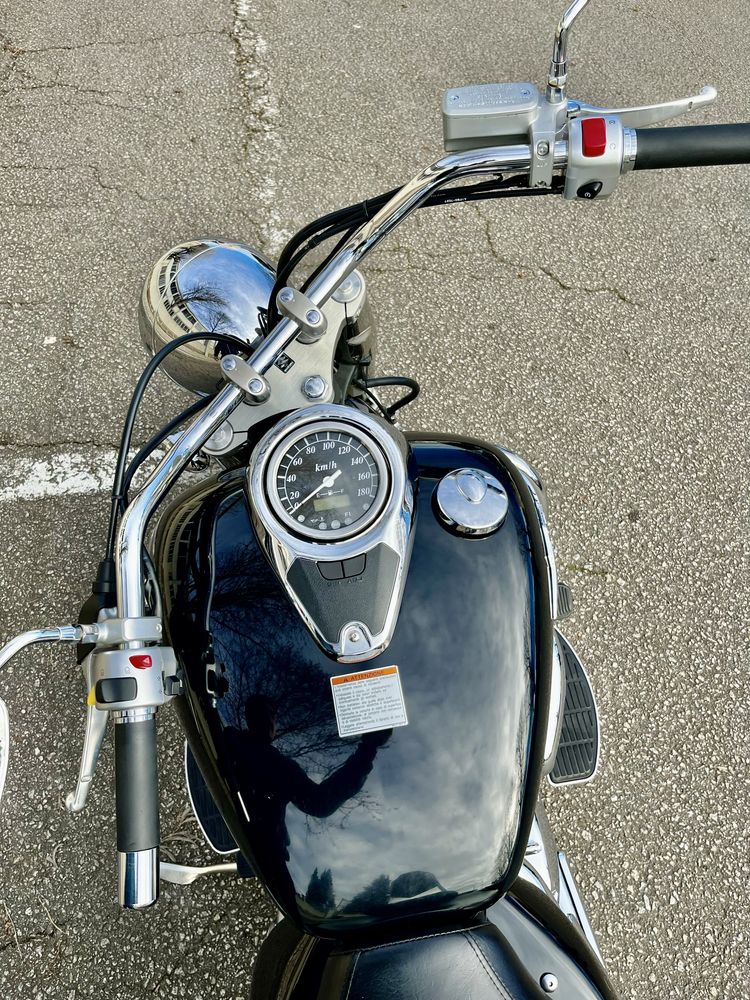 Suzuki intruder 800