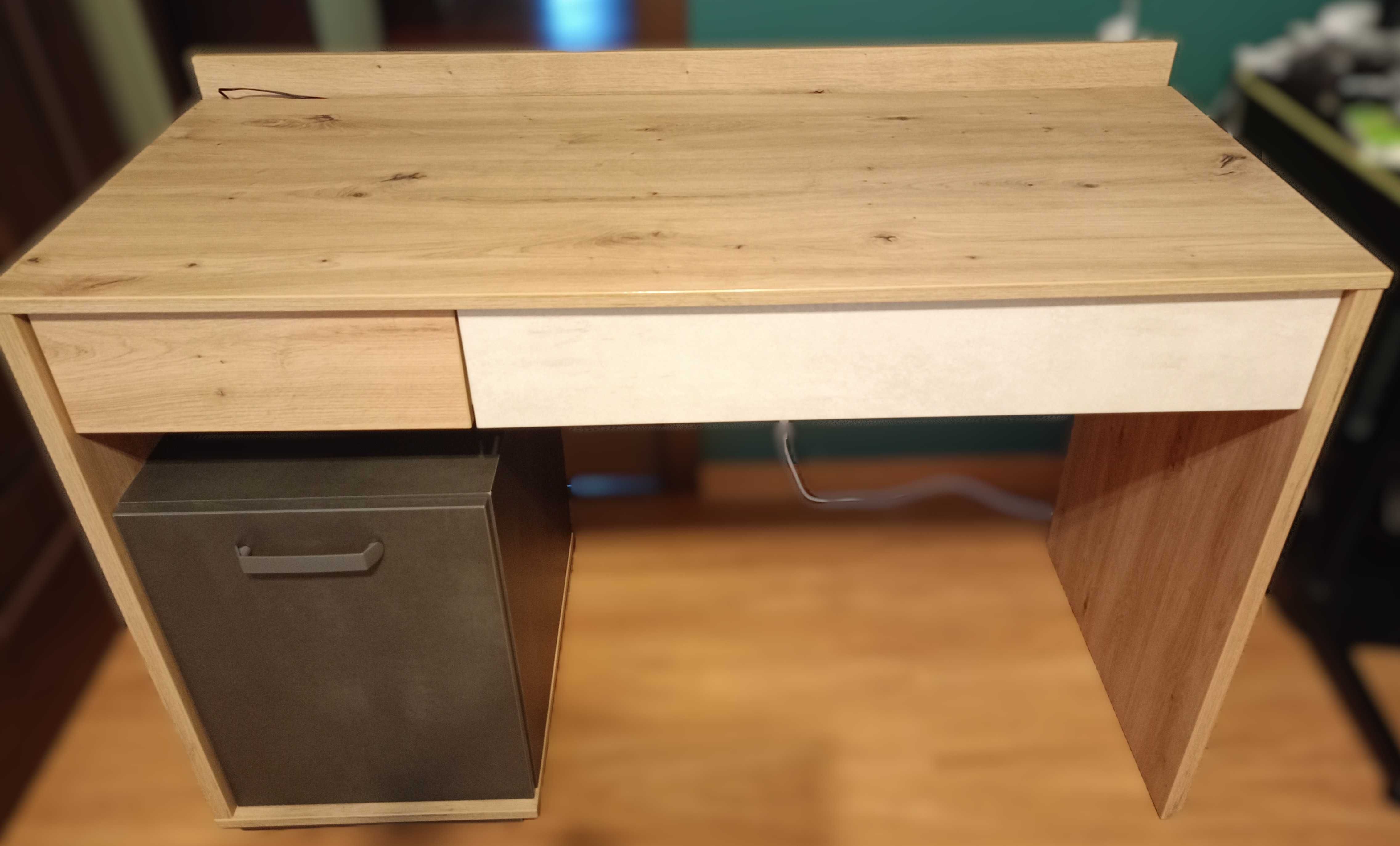 Biurko 120x53 w bardzo dobrym stanie