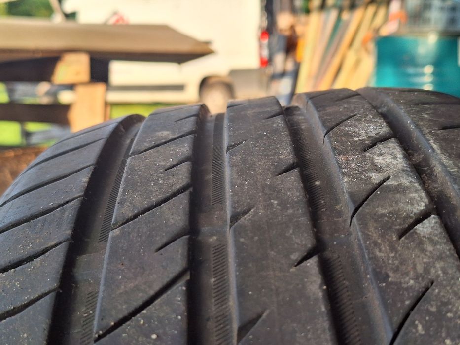 Opony 225x45xR19 GODRIDE praktycznie nowe