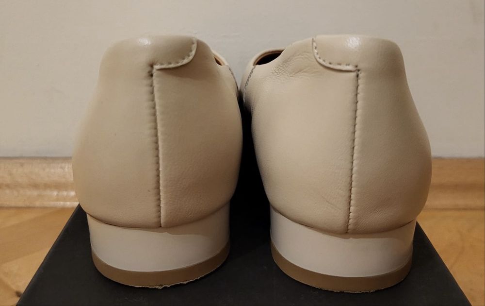 Czółenka beżowe KAZAR baleriny