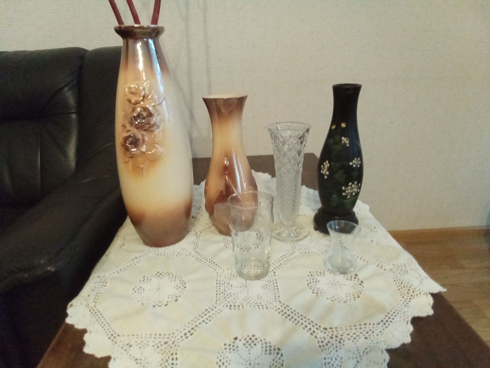 Продам вазы глиняные,стеклянные.