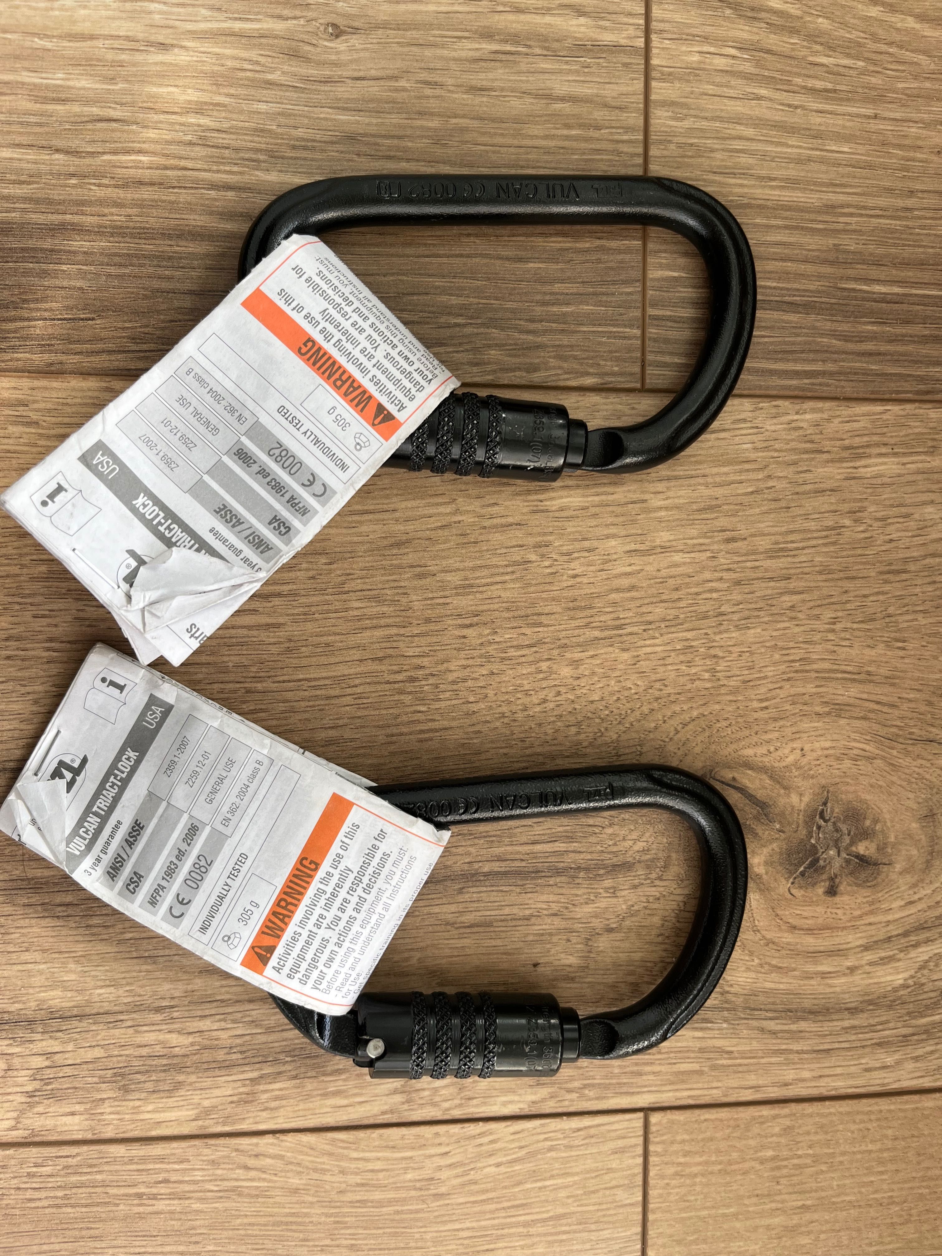 Karabinek stalowy Petzl Vulcan Triact lock