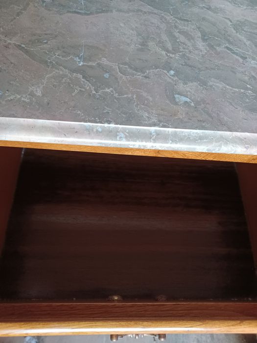 Várias mesinhas de cabeceira