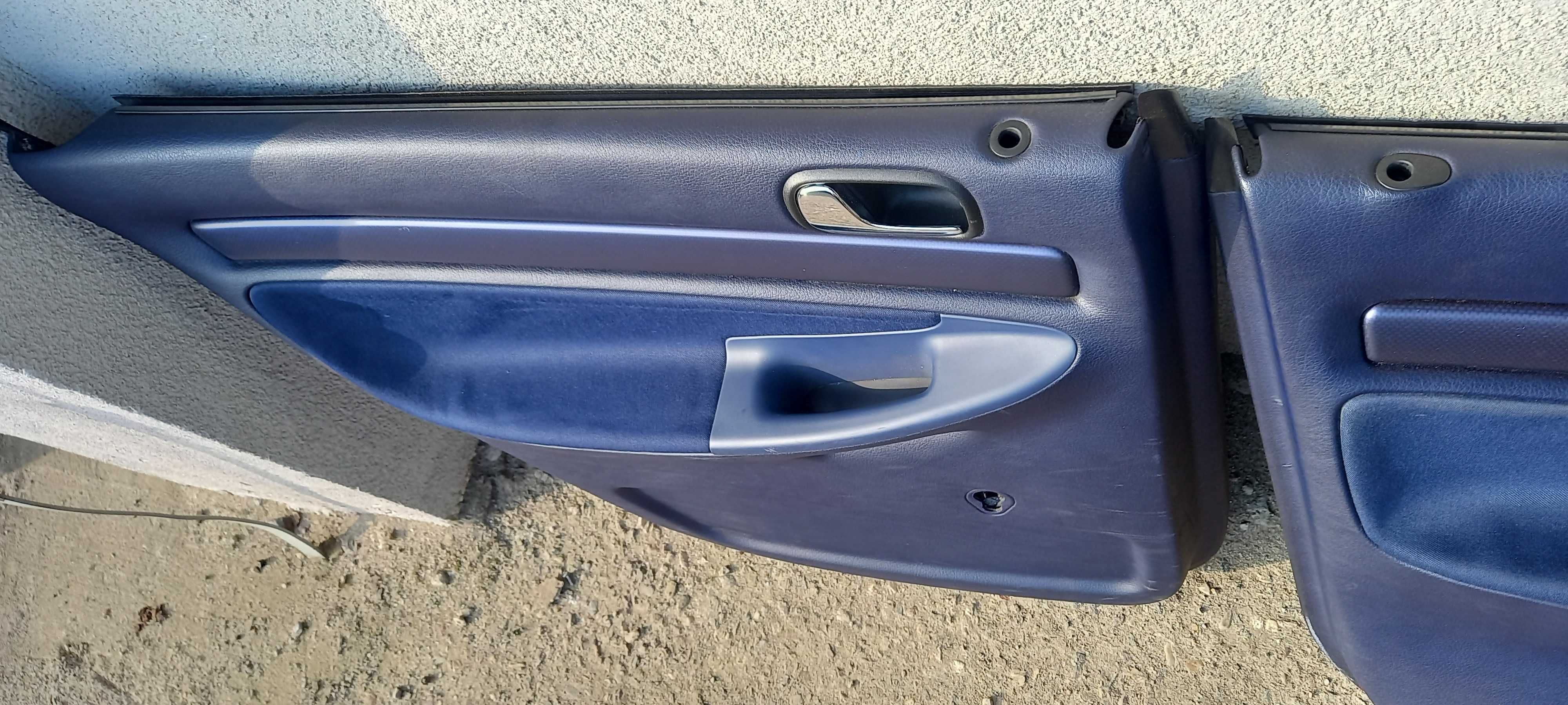 Boczki tapicerka drzwi Audi A4 B5 granatowe