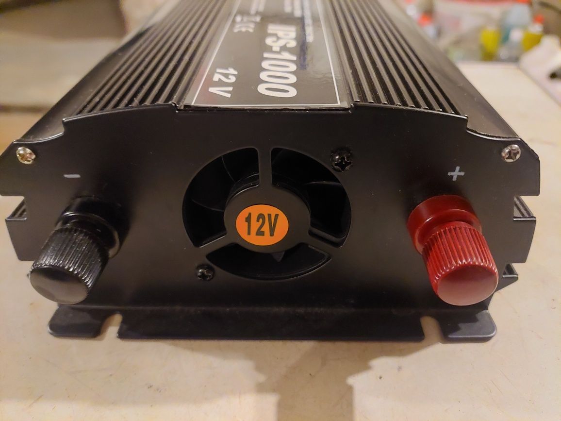 Інвертор VOLT POLSKA  12v-220v 1000w