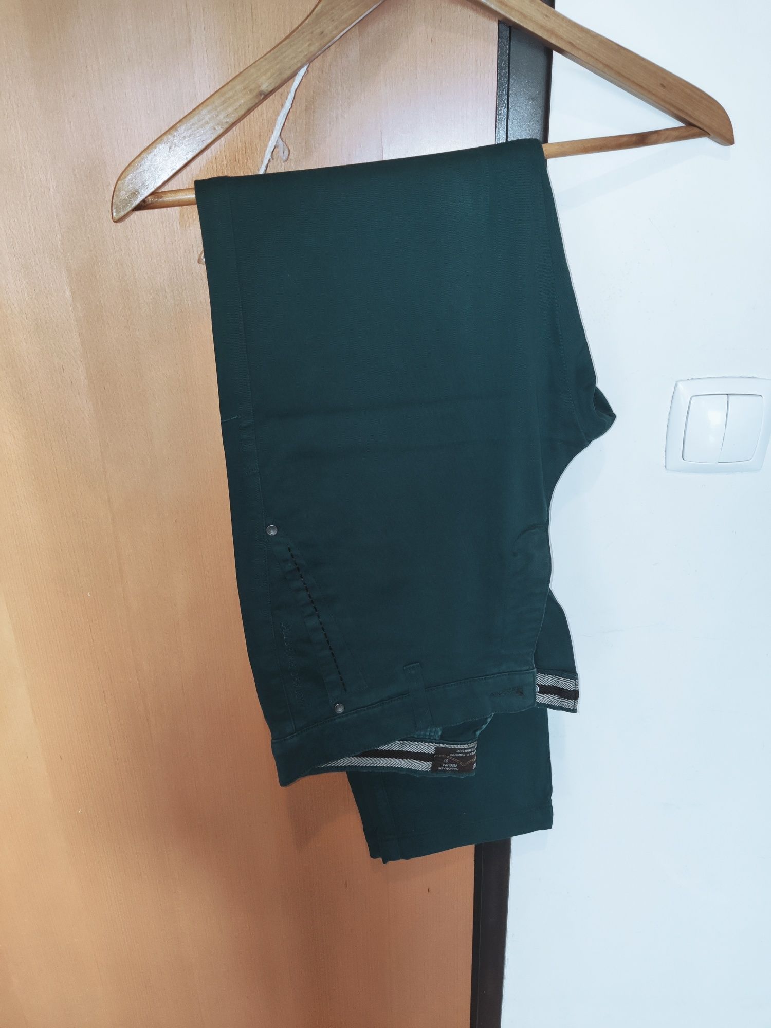 Calças Chino 42 verde bandeira