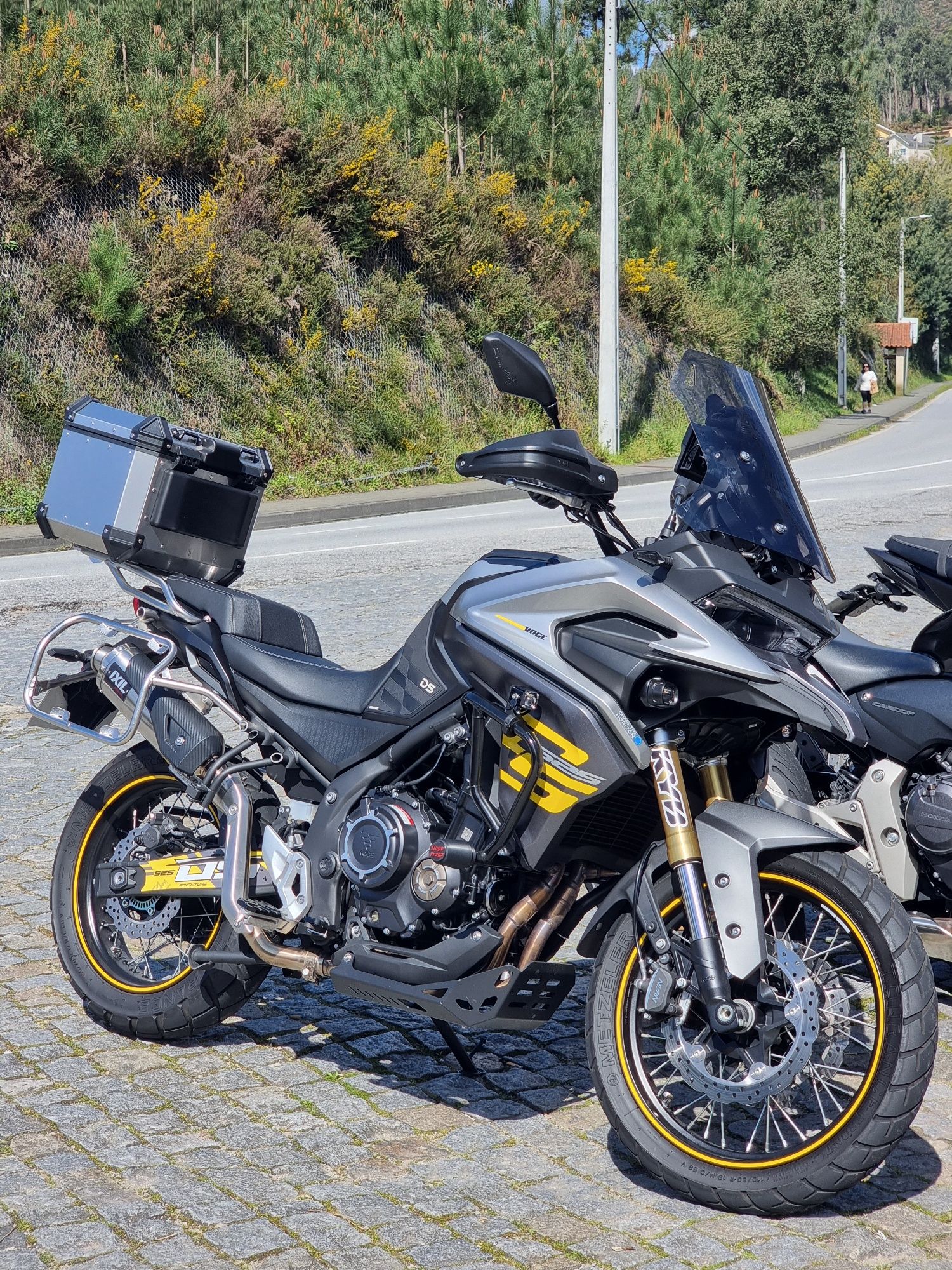 VOGE 525DSX c/extras