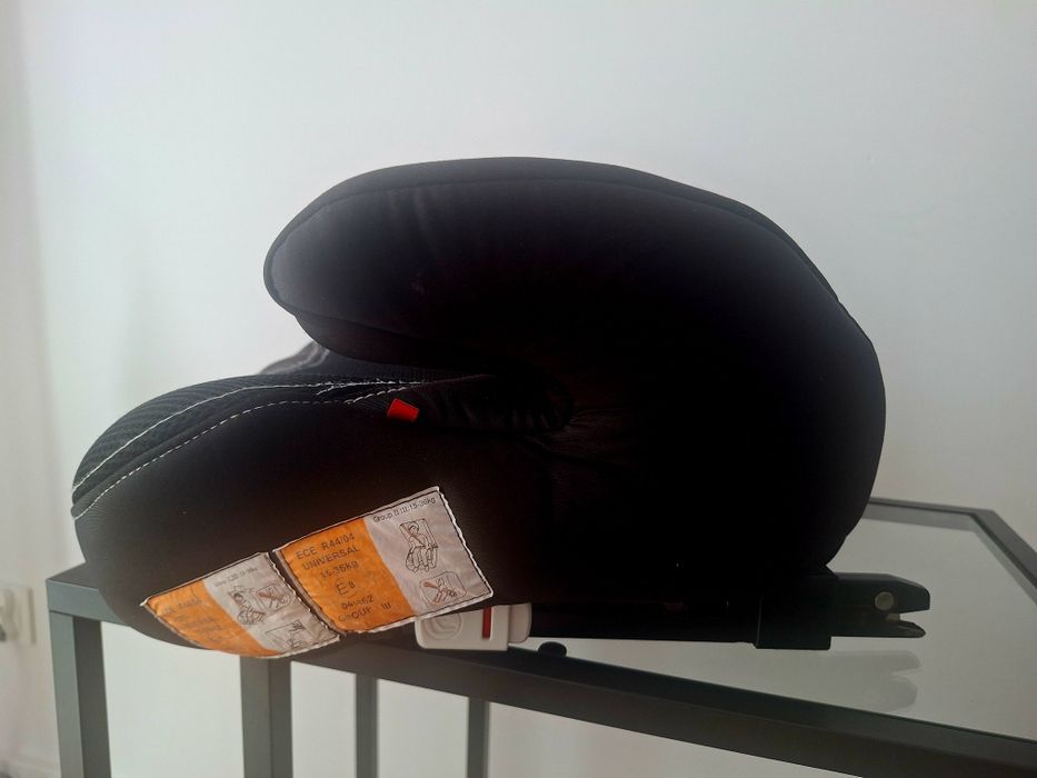 fotelik samochodowy Play three fix 15 -36 kg