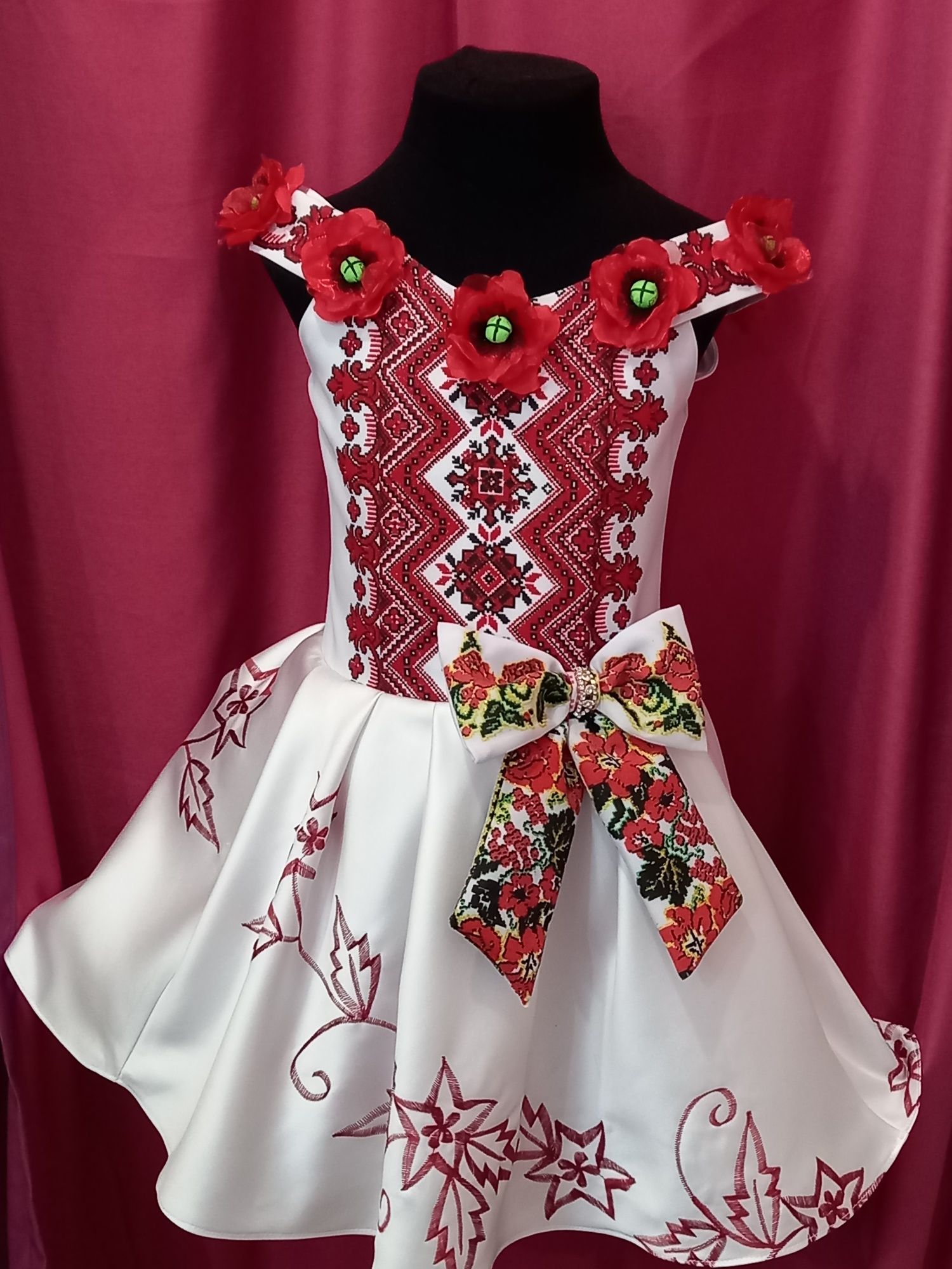 Платье в украинском стиле .