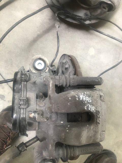 Pinça de travao tras direito Mercedes CLA