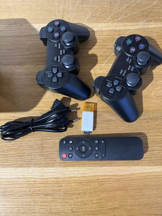 Проектор (HY320 PRO) з іграми та джойстиками Android 11